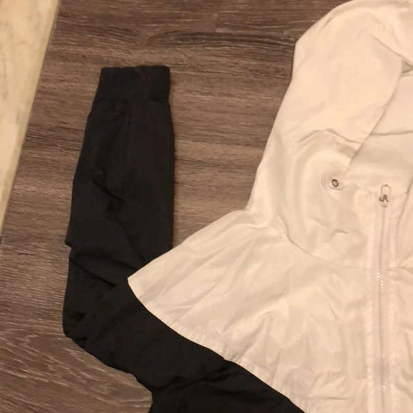 Nike Windbreaker - Picture 3 of 7